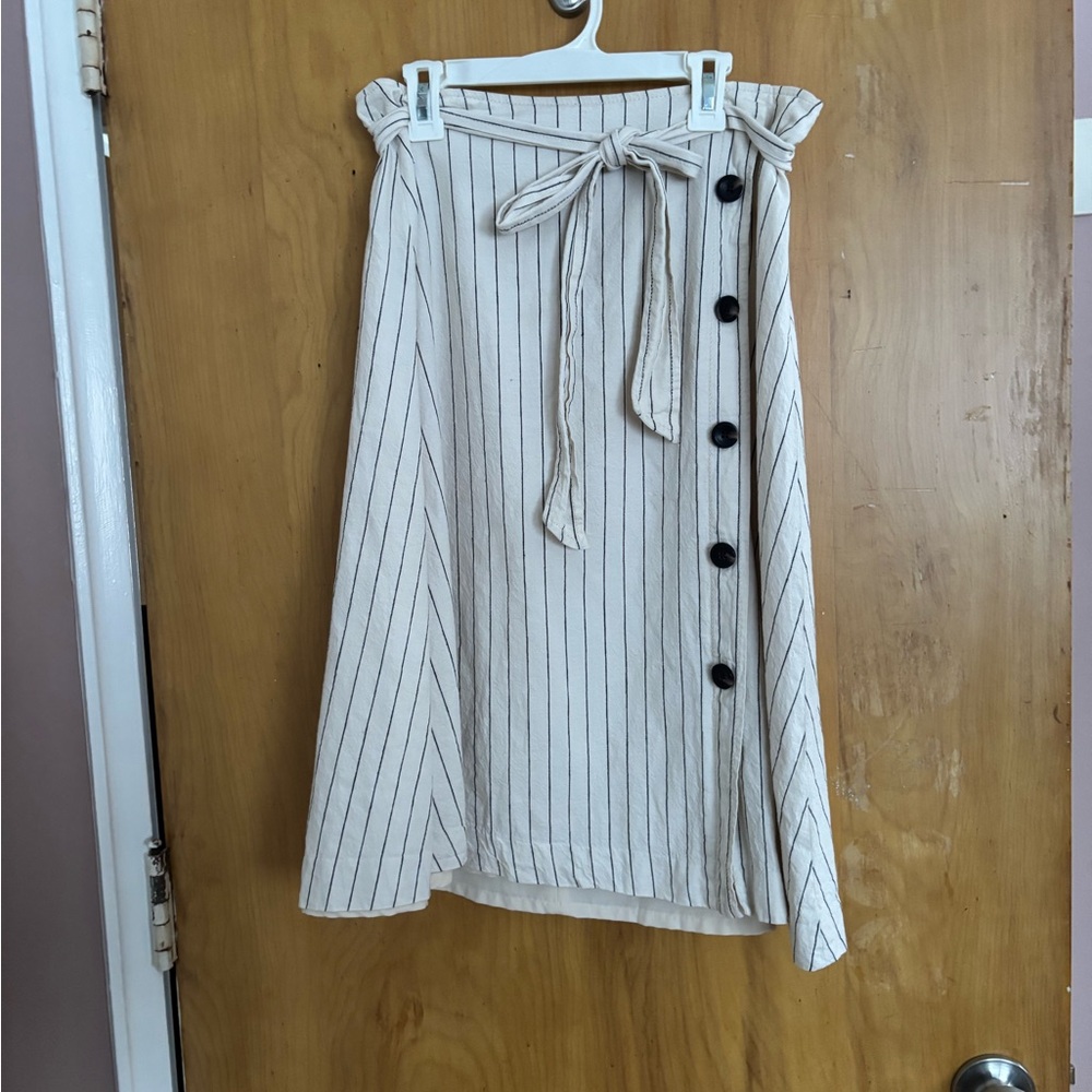 Ann Taylor Cream and Black Striped A-Line Skirt
